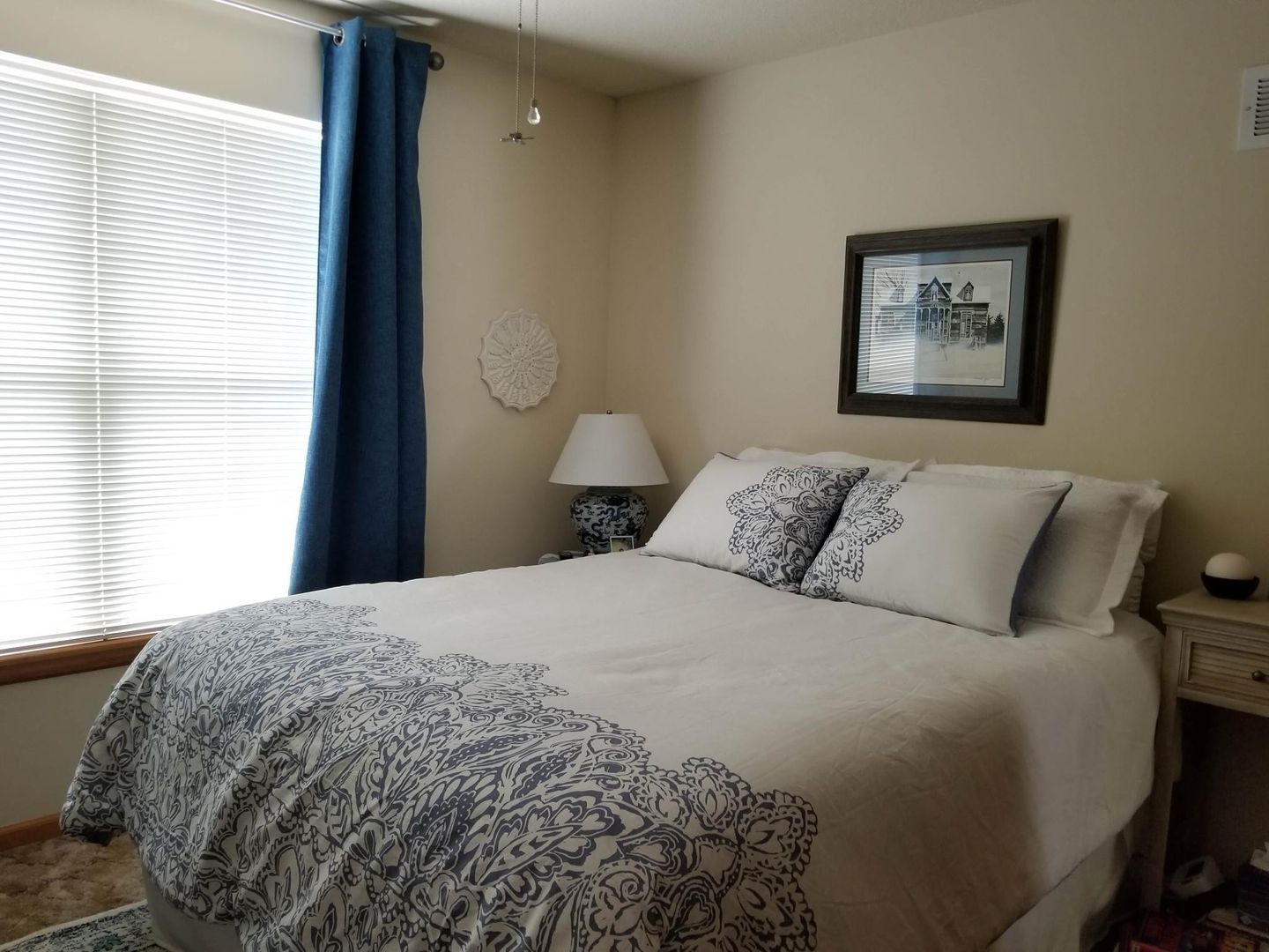 Gladstone Apartment: 7670 N Euclid Ave