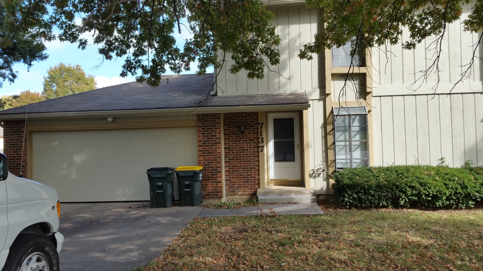 Shawnee Apartment: 7122 King st