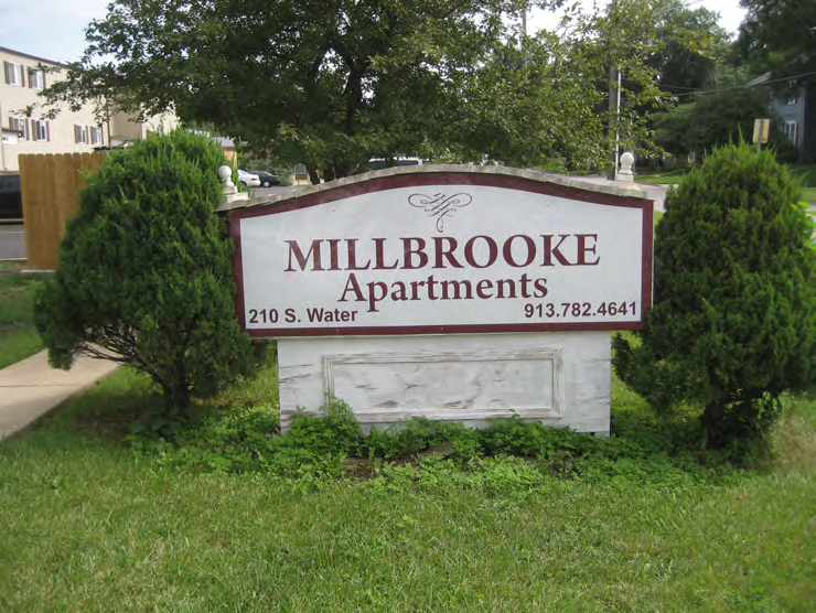 Olathe Apartment: 210 S Water st