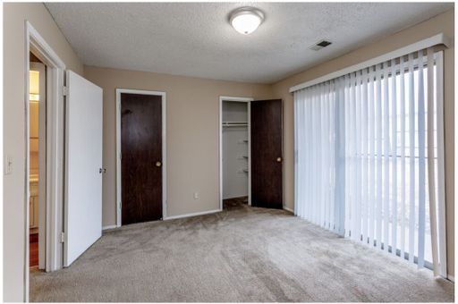 2 Bedroom 1 Bath - Over 800 Square Feet - Private Entrances - Next To Major Convenient Stores - Airport - Educational Schools