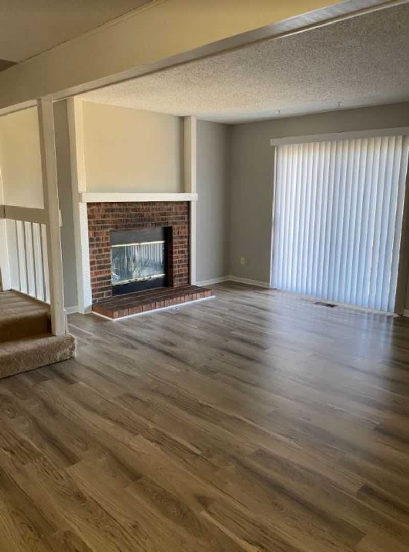 Shawnee Apartment: 7122 King st