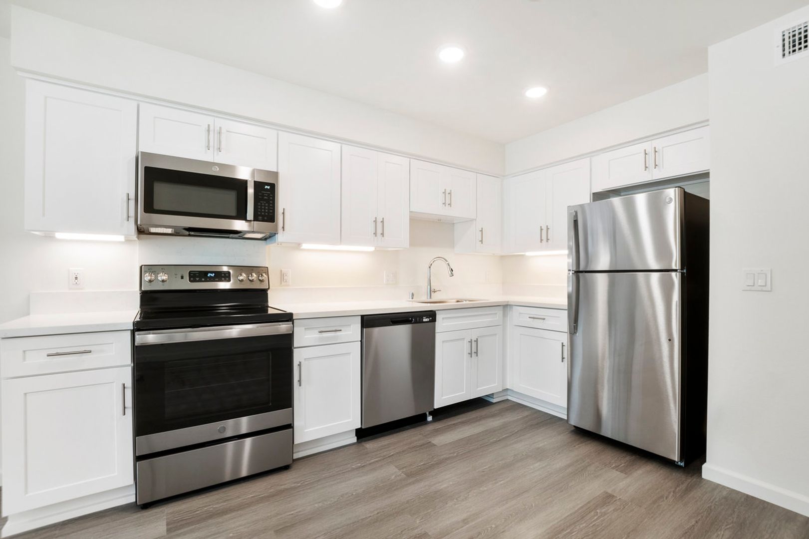 San Diego Apartment: 1011 Grand Ave