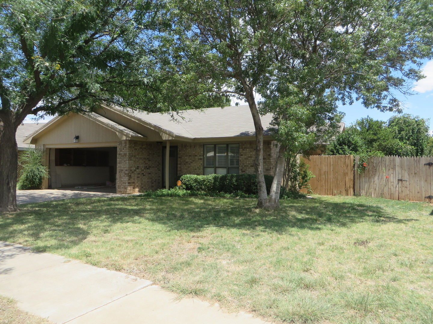 LUBBOCK House: 1021 Homestead Drive