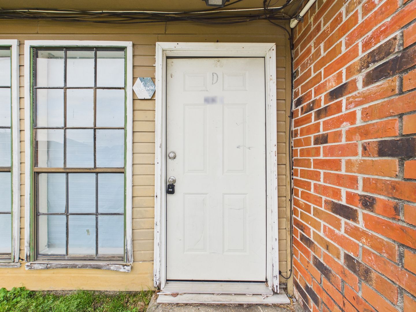 Lafayette Apartment: 202 Belfast Street