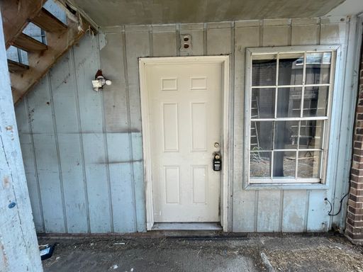 AVAILABLE NOW! 2 Bedroom Apartment!
