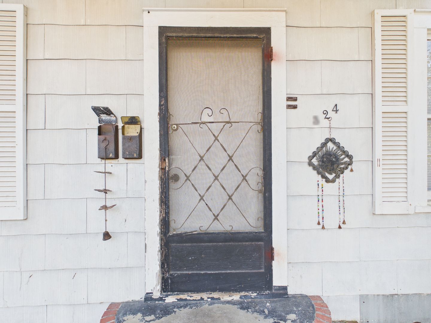 Lafayette Apartment: 324 General Mouton Avenue