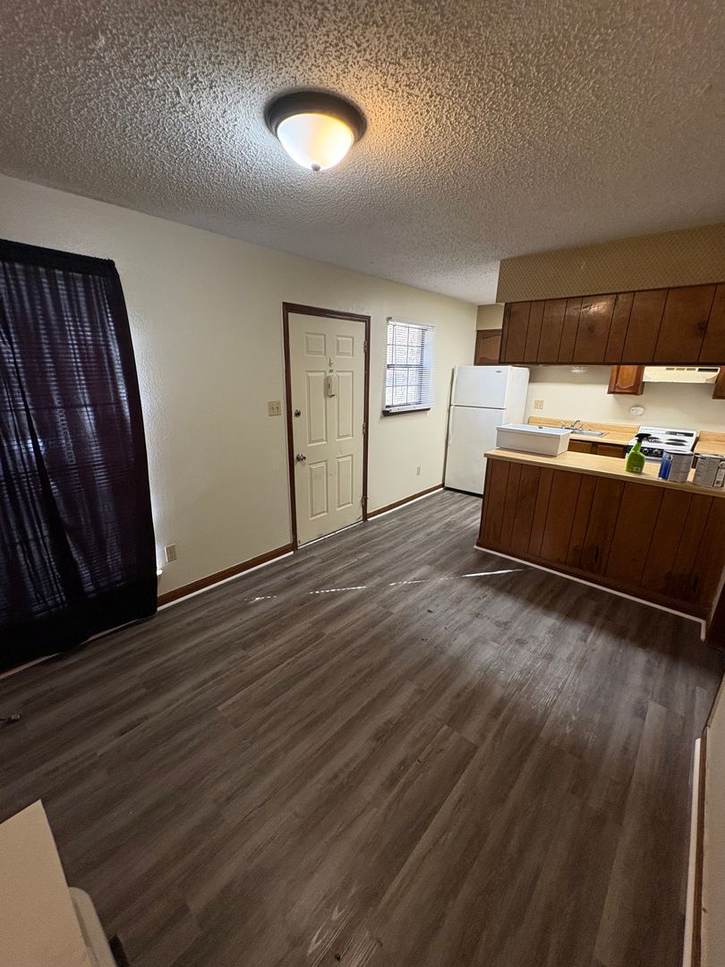 Lafayette Apartment: 207 Rue Royale