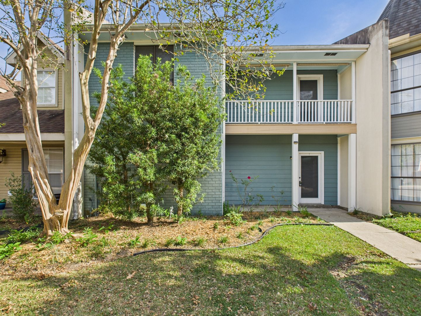 Lafayette Townhome: 19 Courtyard Circle