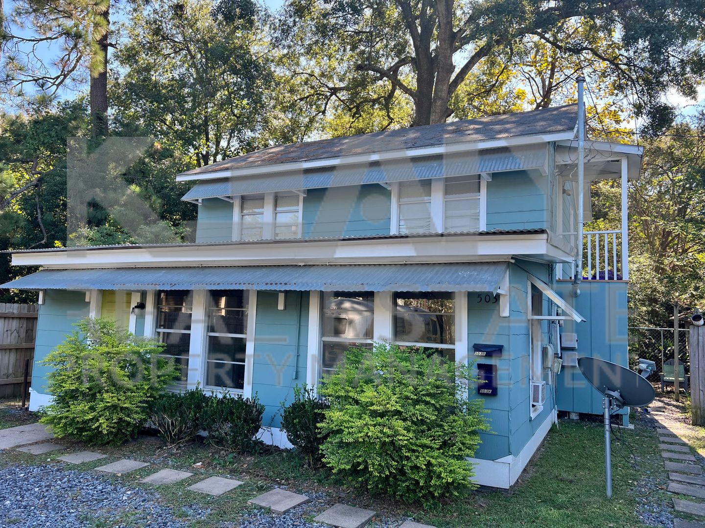 Lafayette Apartment: 503 Southdown Place