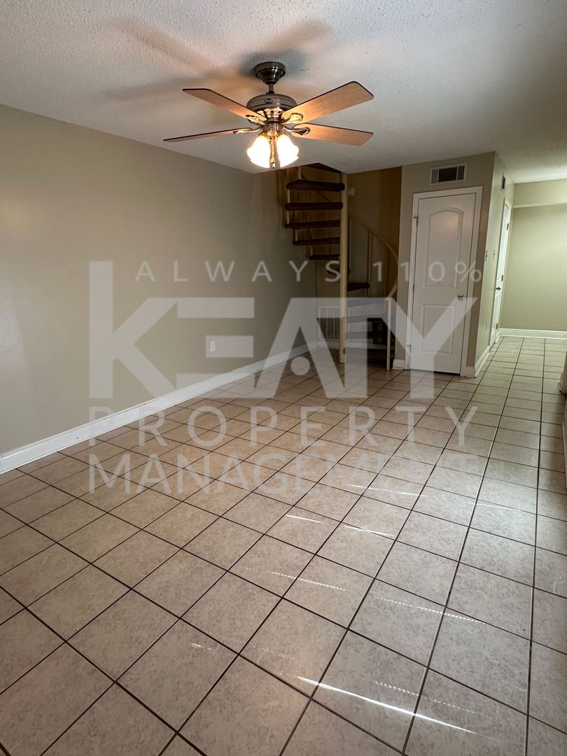 Lafayette Apartment: 510 Fox Run Avenue