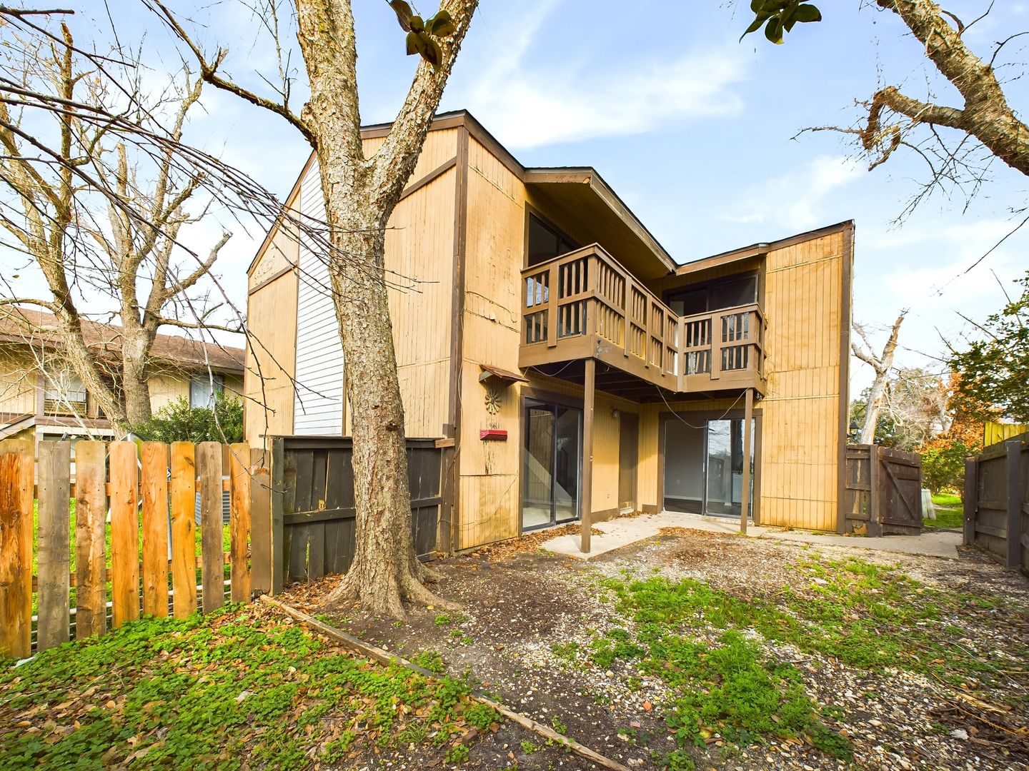 Lafayette Apartment: 301 Cougar Ridge