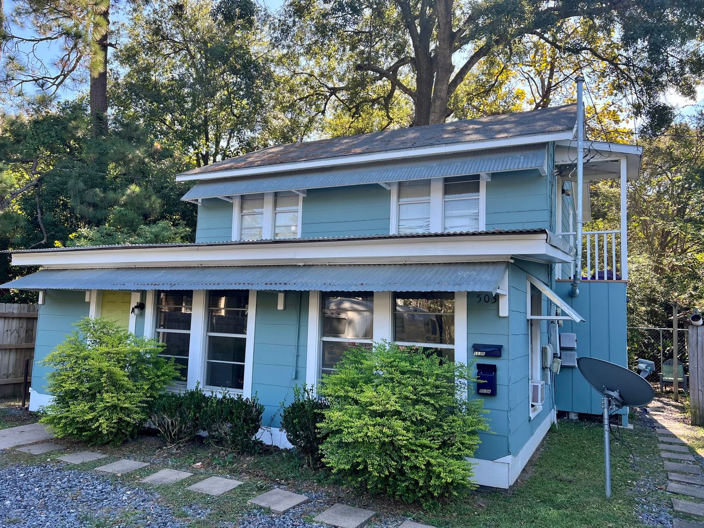 Lafayette Apartment: 503 Southdown Place