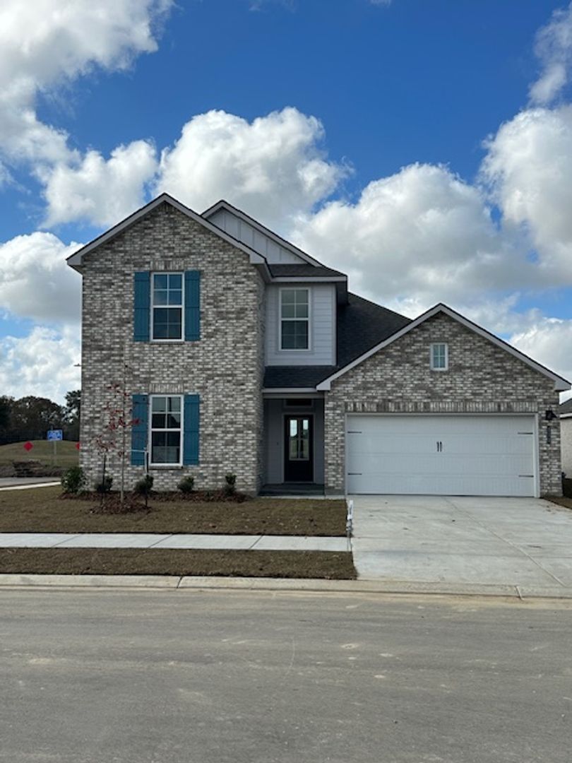 Lafayette House: 132 Belle Lake Drive