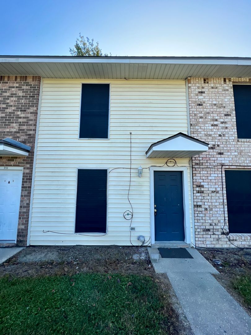 Opelousas Apartment: 203 Robin Lane