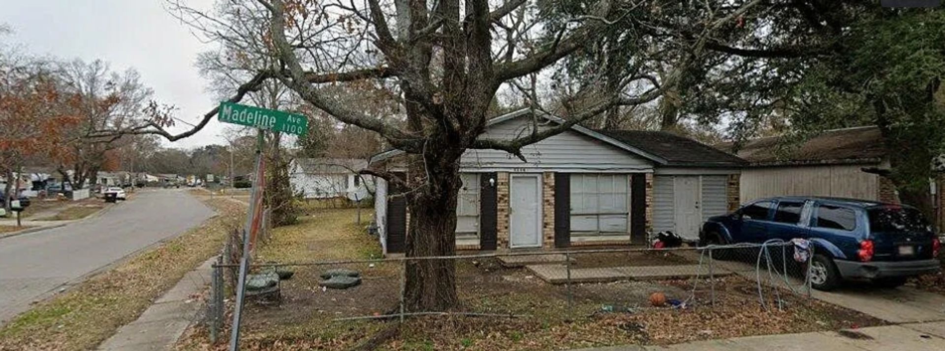 Lafayette House: 1140 Madeline Avenue