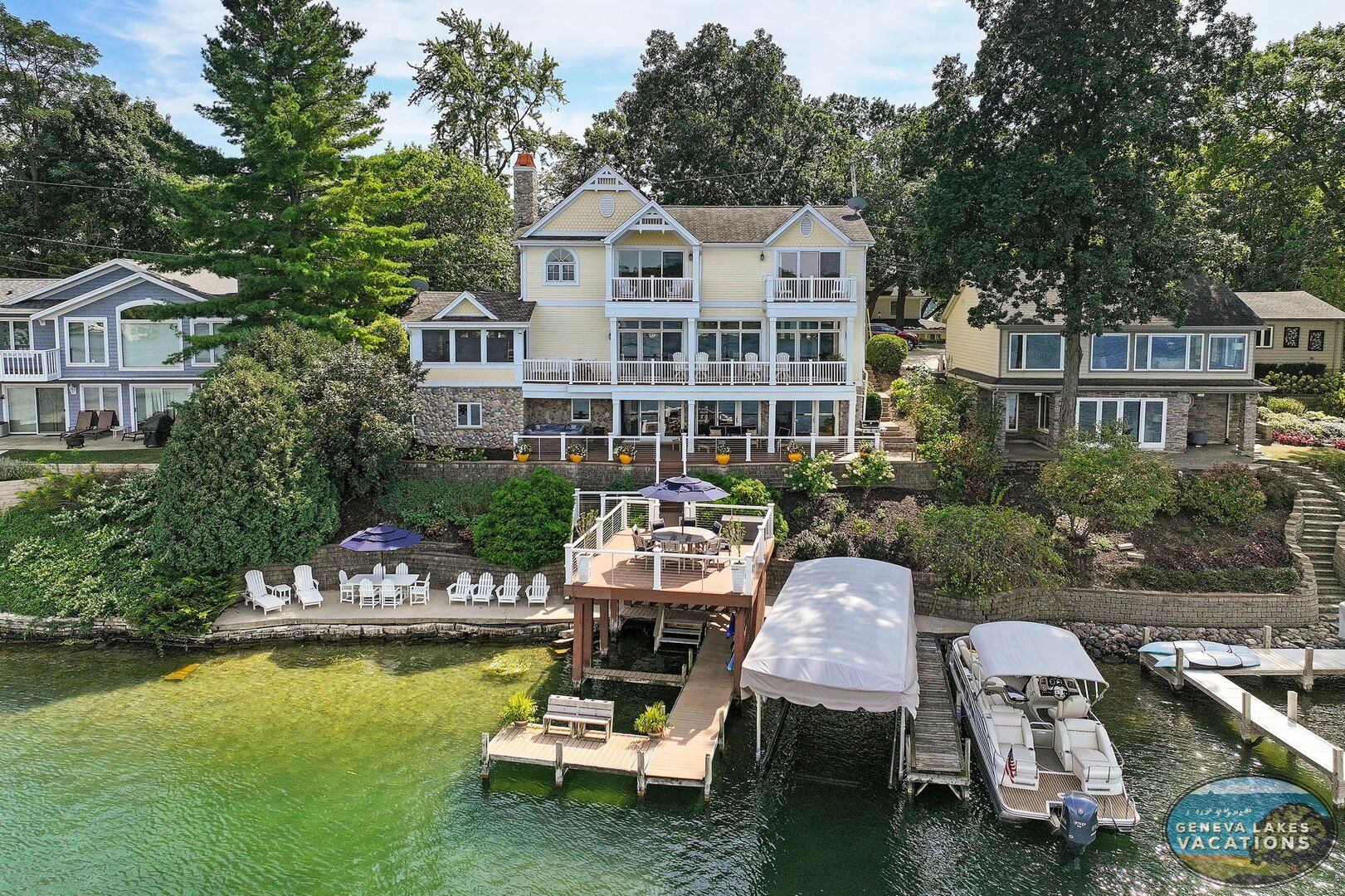 Elkhorn House: W5284 Lauderdale Dr