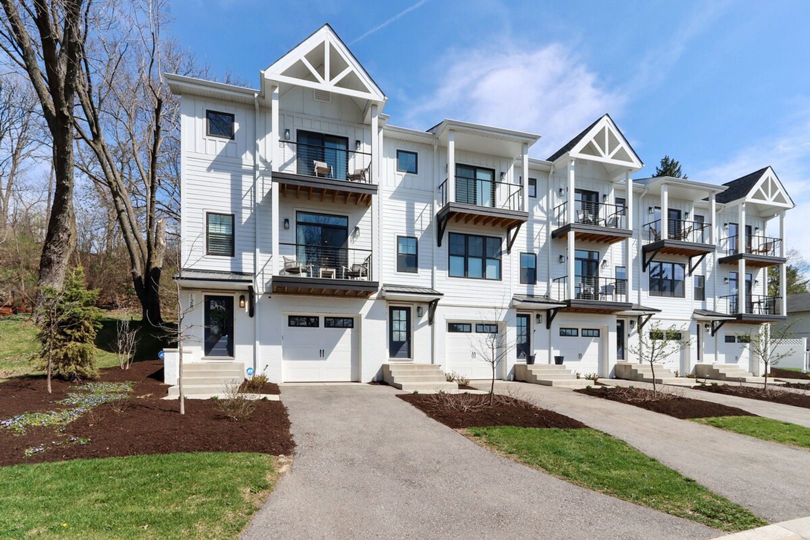 Fontana-on-Geneva Lake House: 128 West Main Street