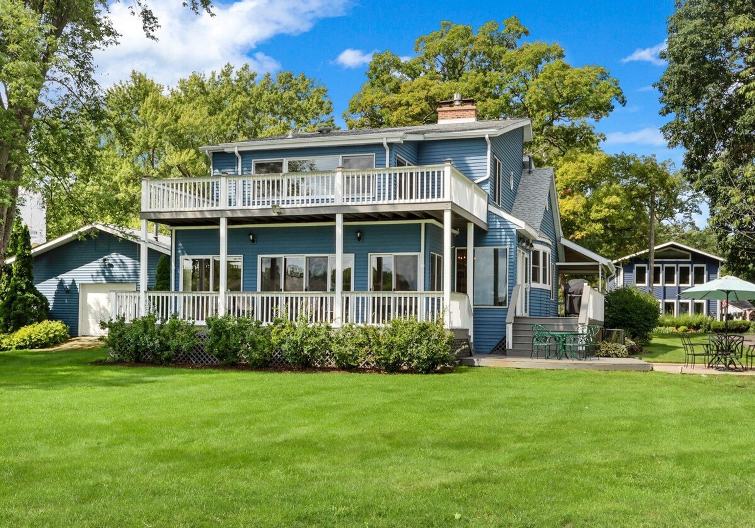 Delavan House: 814 Inlet Shore Drive