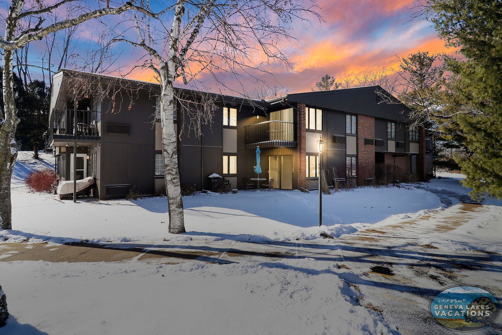 Lake Geneva House: 22 Zurich Ct, 08