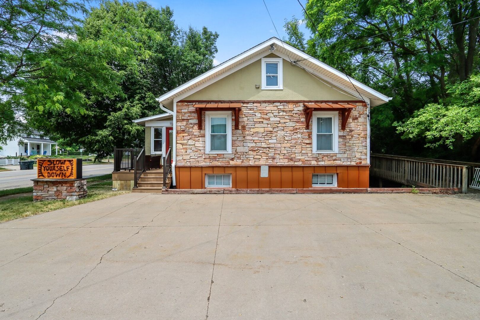 Lake Geneva House: 325 Center Street