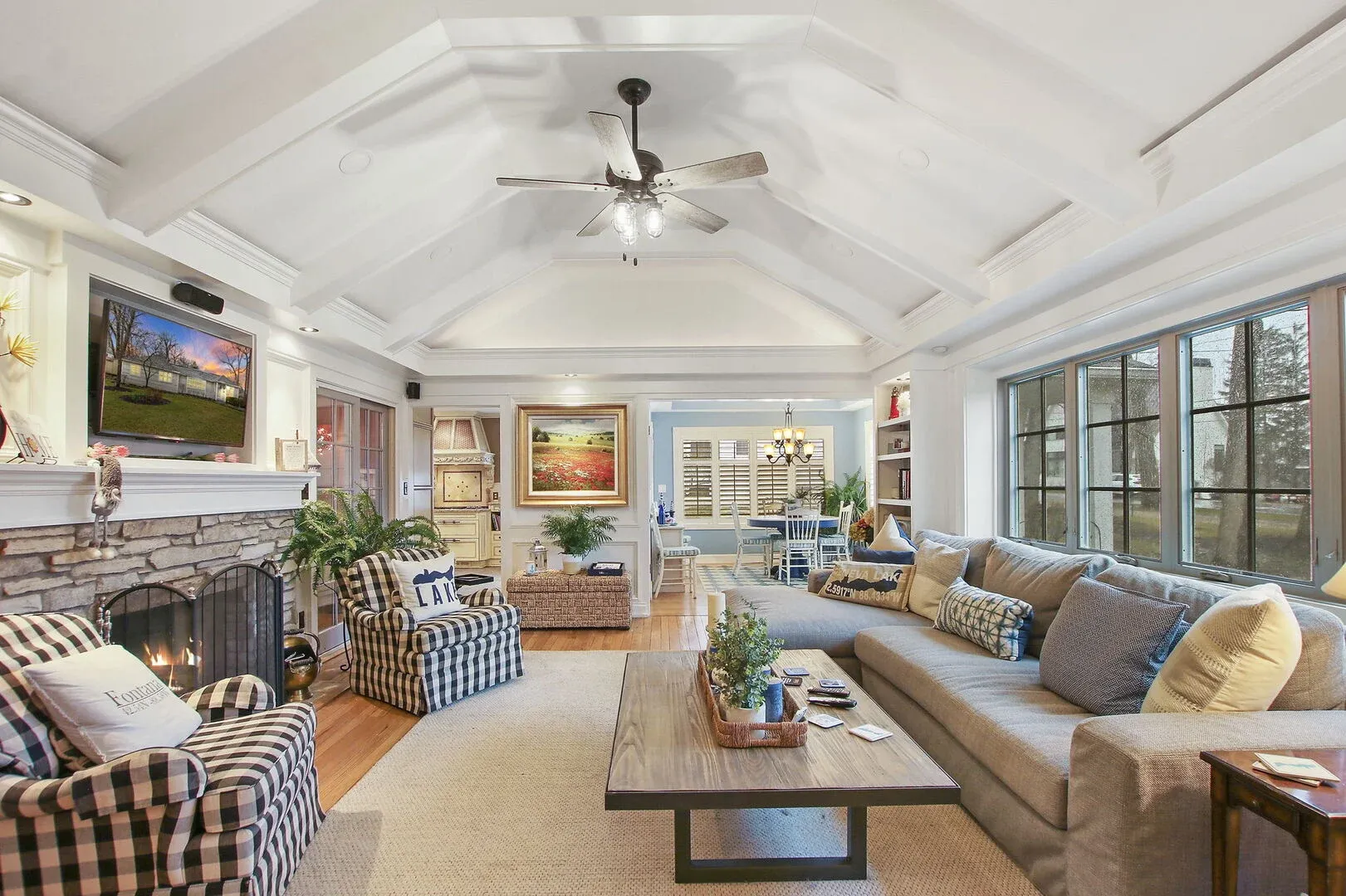 Fontana House: 642 Agaming Rd