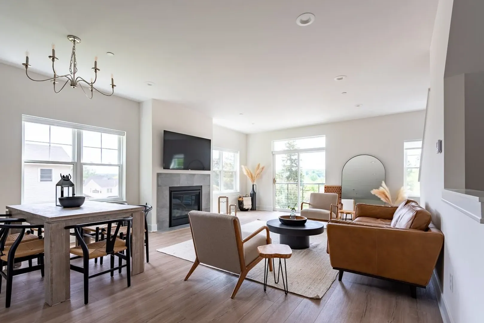 Fontana House: 120 West Main Street