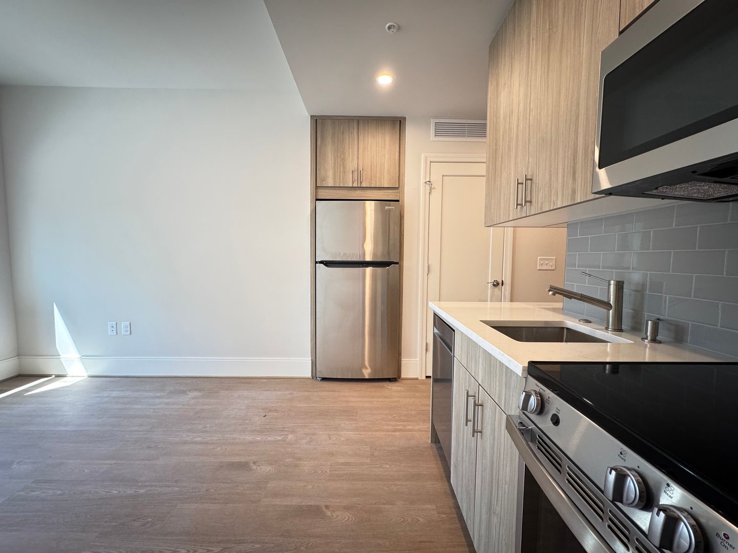Washington Apartment: 3220 Prospect Street, NW