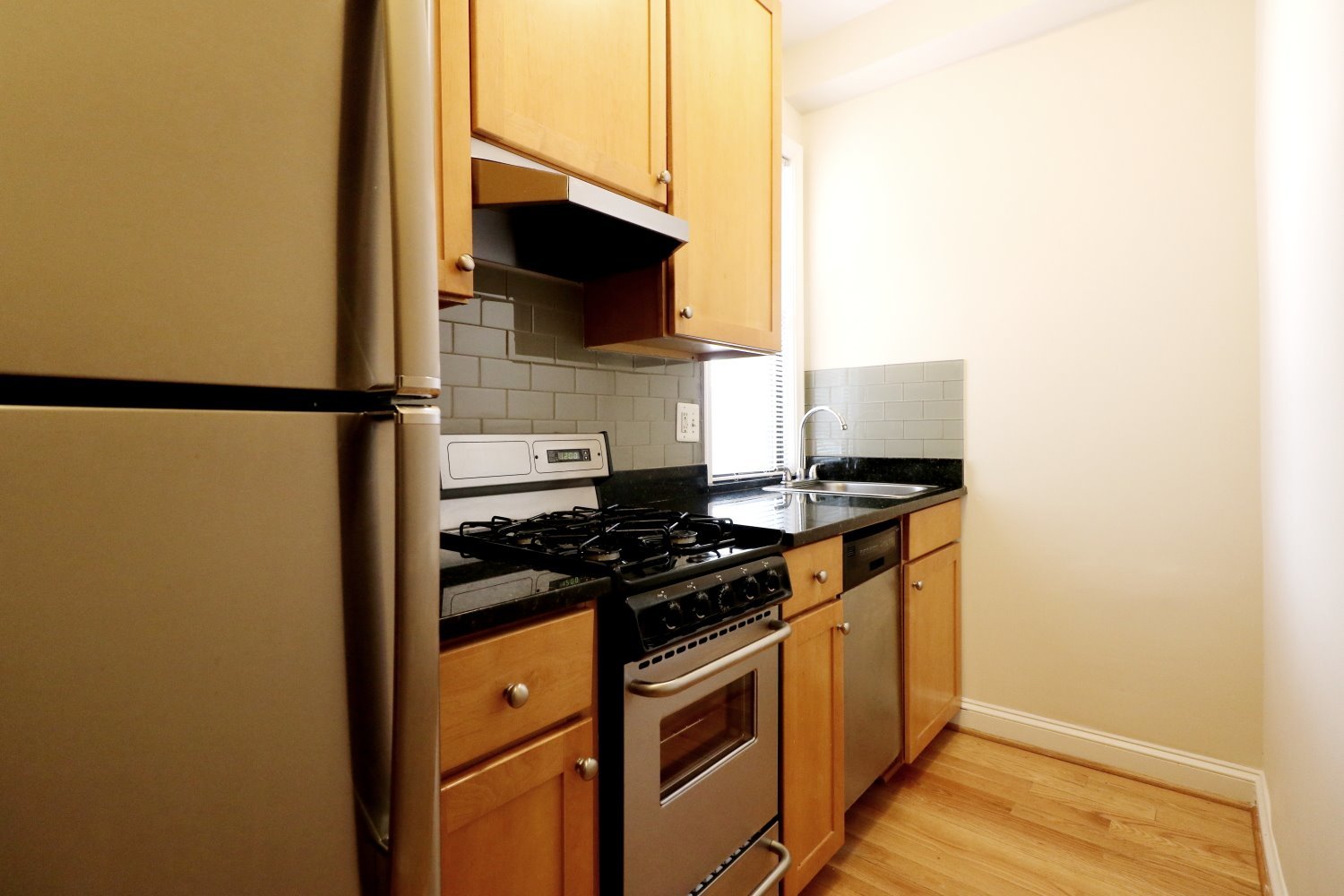 Washington Apartment: 1825-1833 New Hampshire Avenue, NW