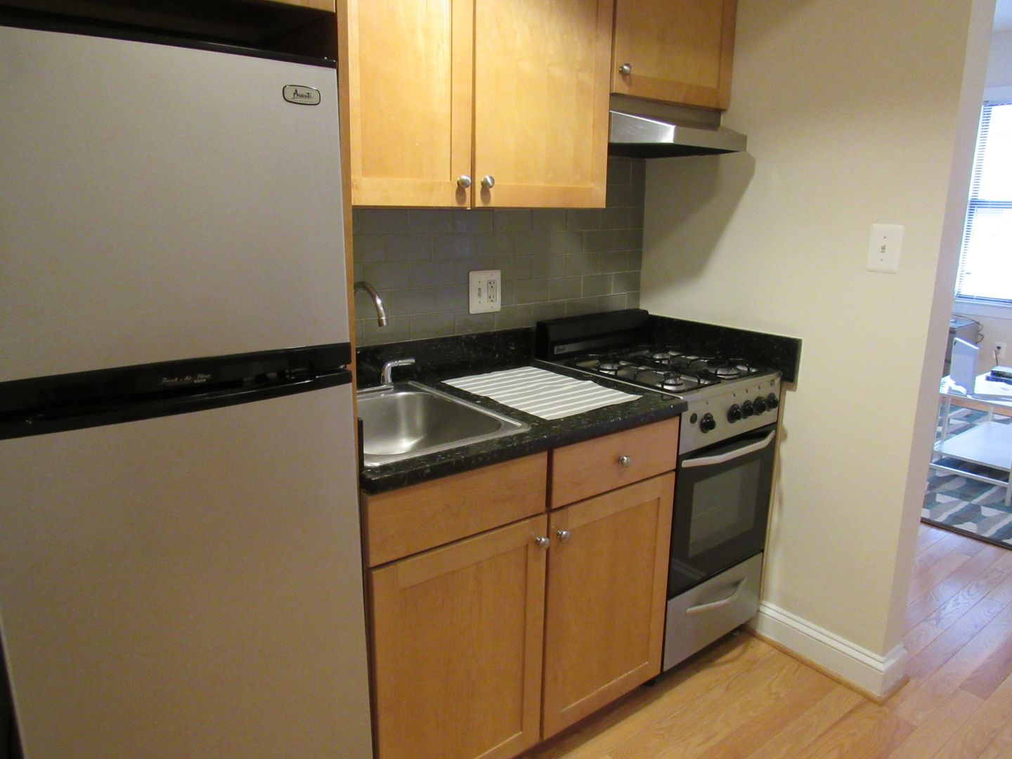 Washington Apartment: 1825-1833 New Hampshire Avenue, NW