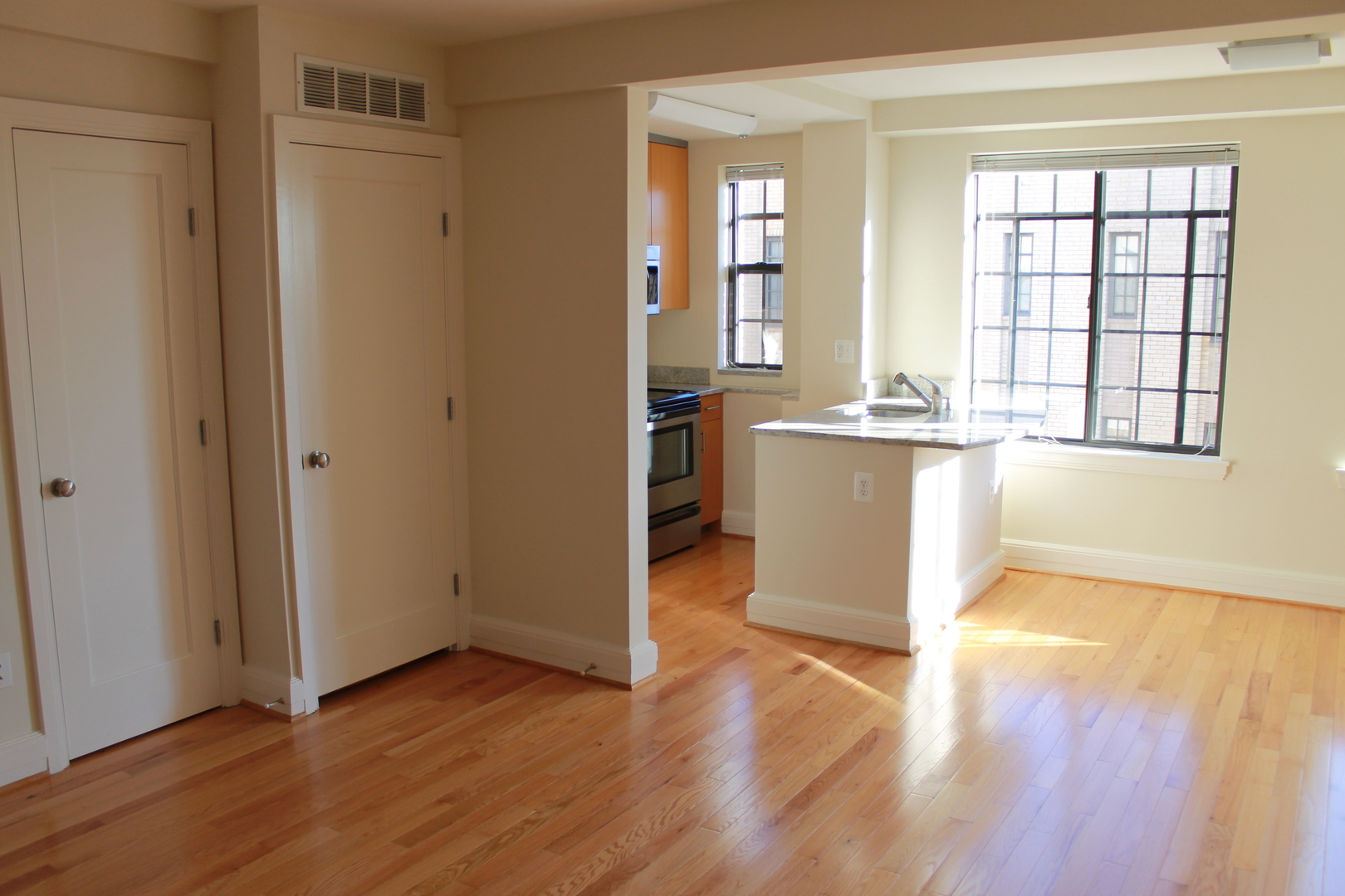 Washington Apartment: 2000 Connecticut Avenue, NW