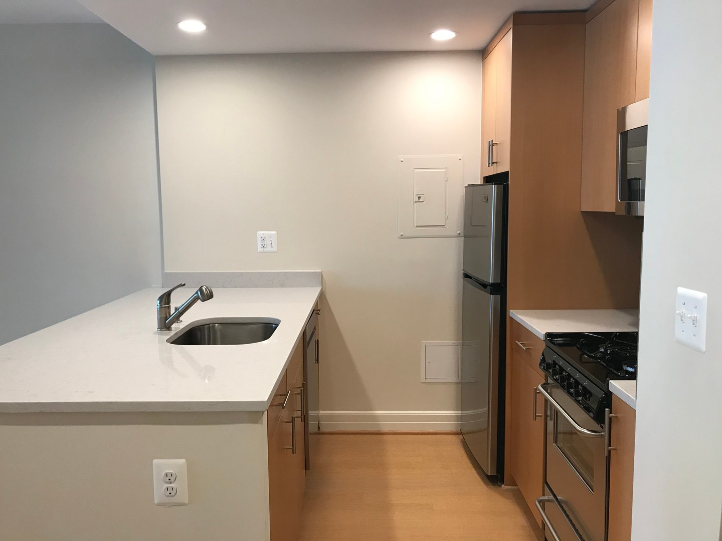 Washington Apartment: 1255 New Hampshire Avenue