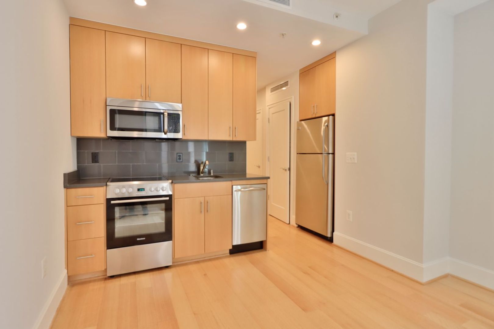 Washington Apartment: 1355 17th Street, NW