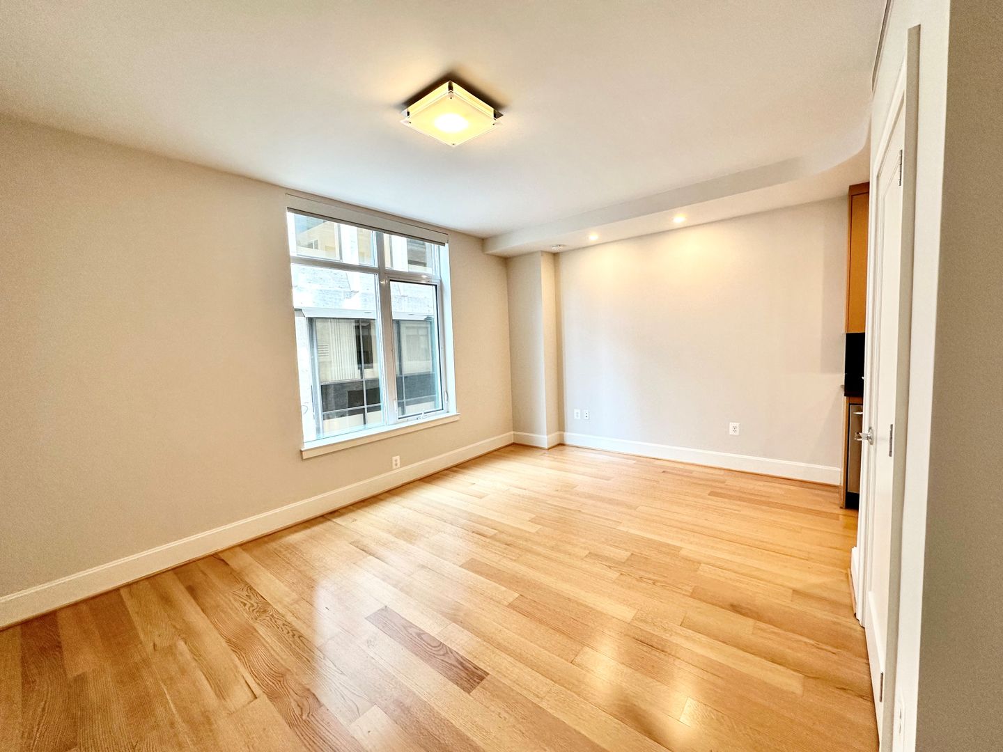 Washington Apartment: 1355 17th Street, NW