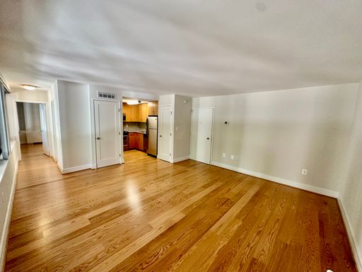 Best-Priced One-Bedroom with Modern Finishes & In-Unit Laundry! – photo 1