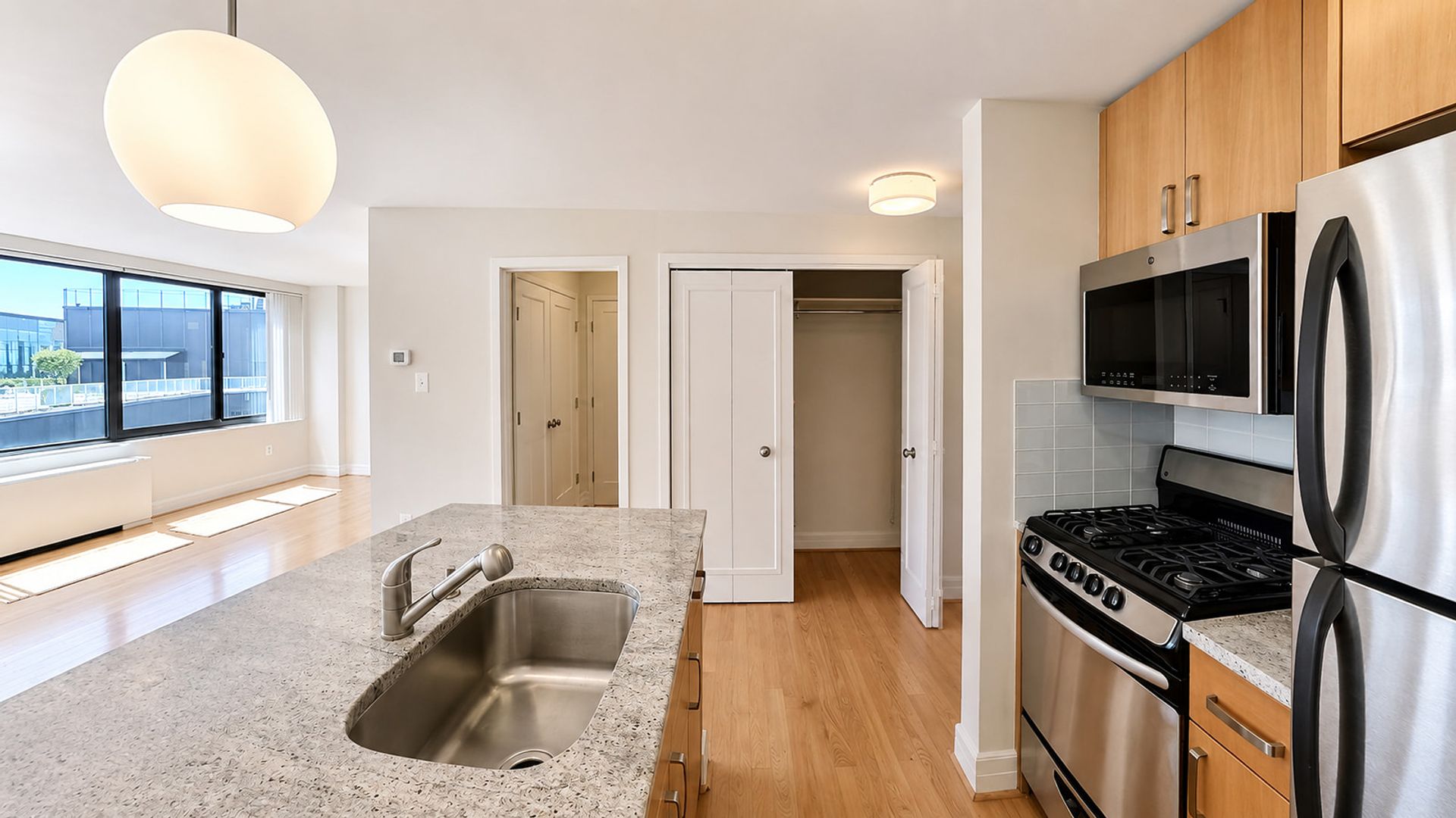 Washington Apartment: 1255 New Hampshire Avenue