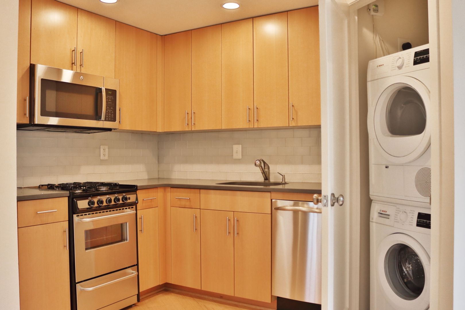 Washington Apartment: 1255 New Hampshire Avenue