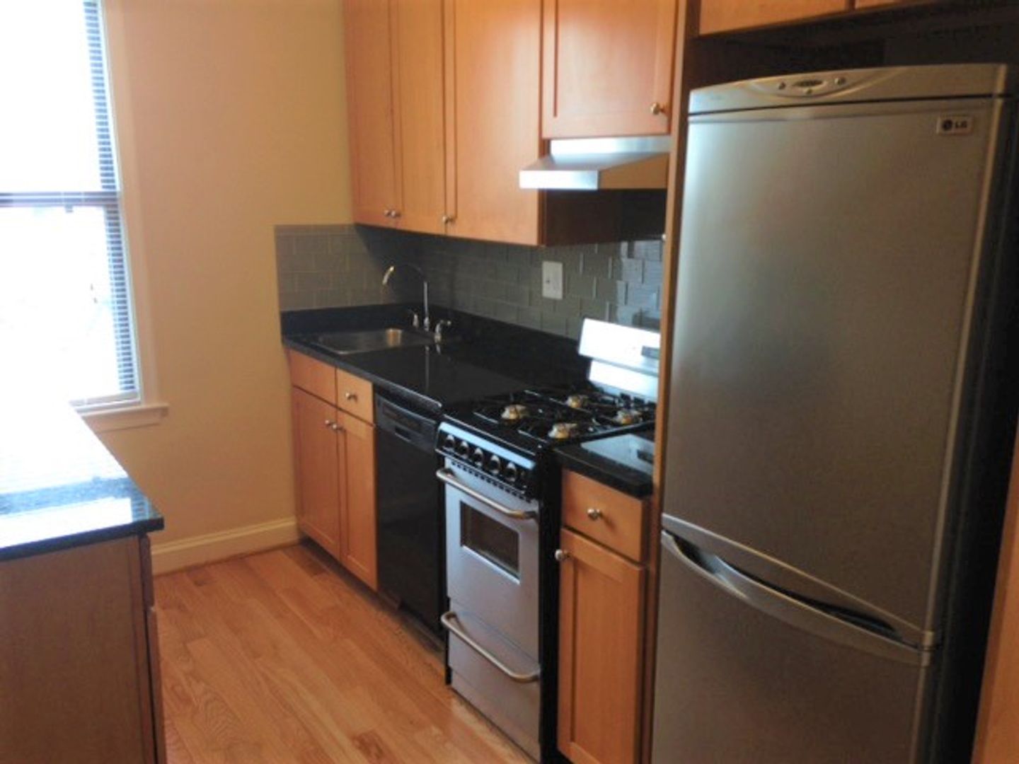 Washington Apartment: 1825-1833 New Hampshire Avenue, NW