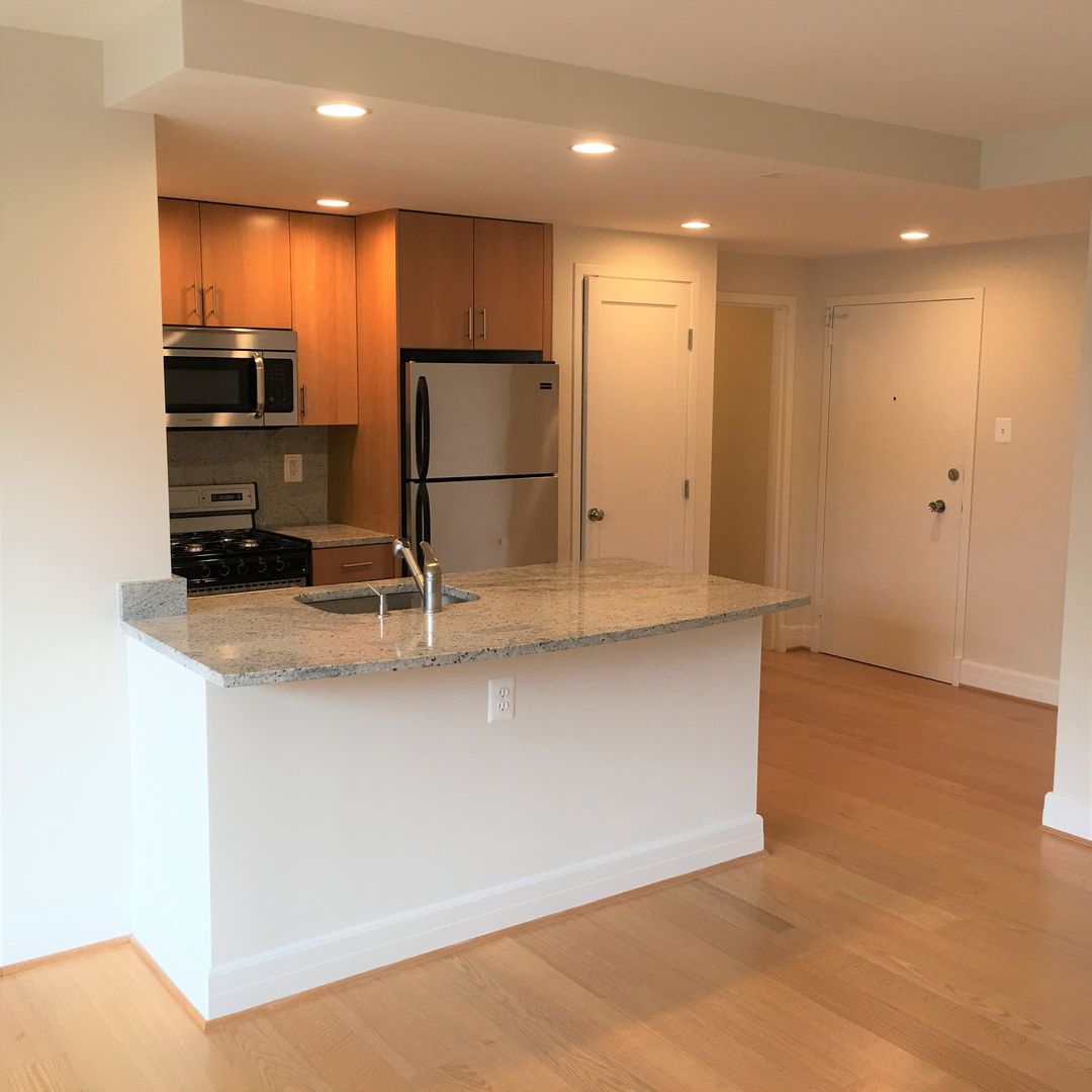 Washington Apartment: 1255 New Hampshire Avenue