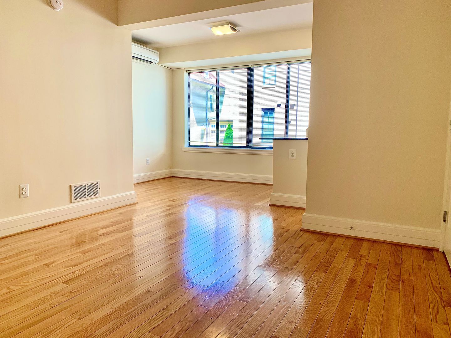 Washington Apartment: 2000 Connecticut Avenue, NW