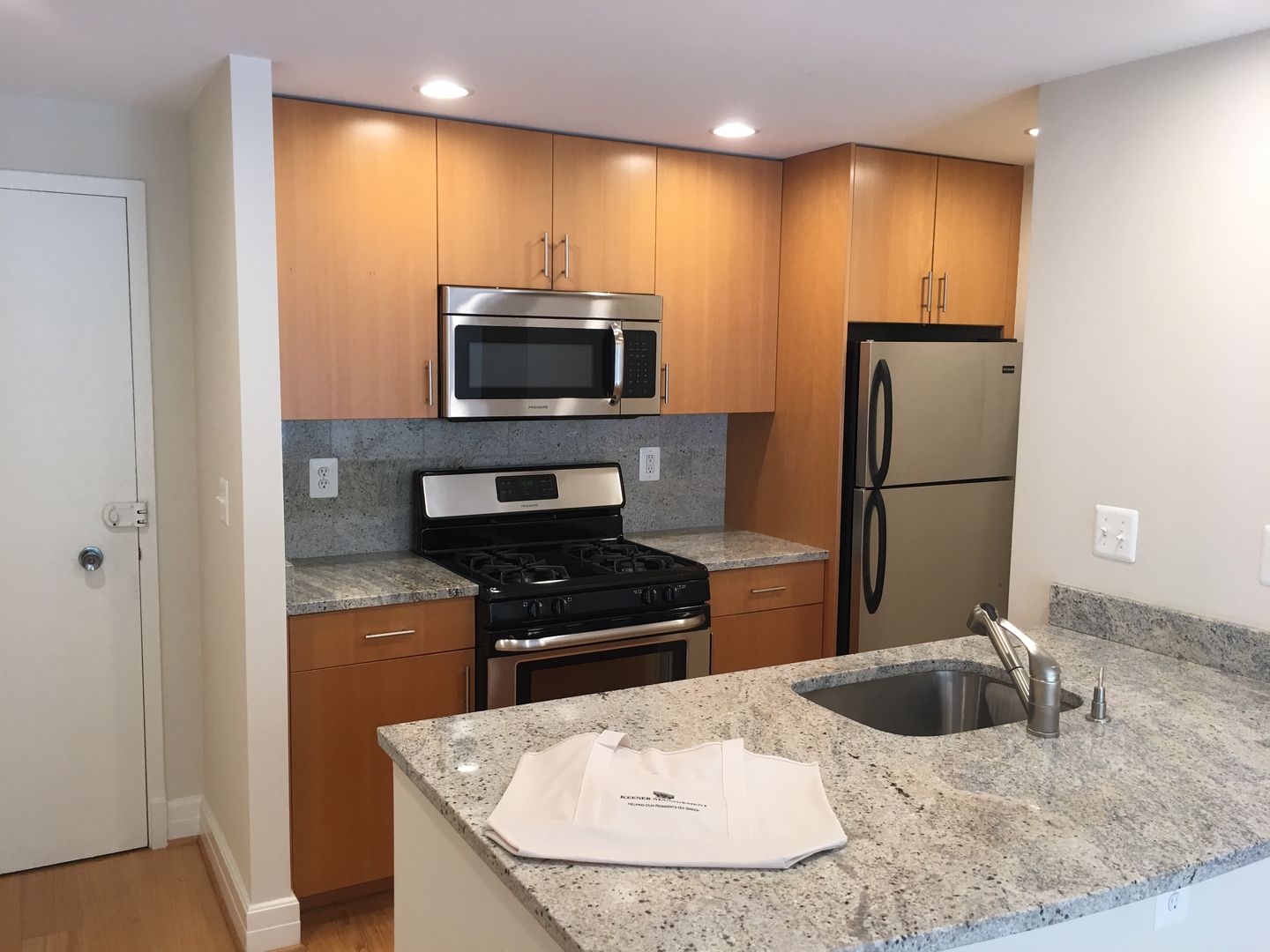 Washington Apartment: 1255 New Hampshire Avenue