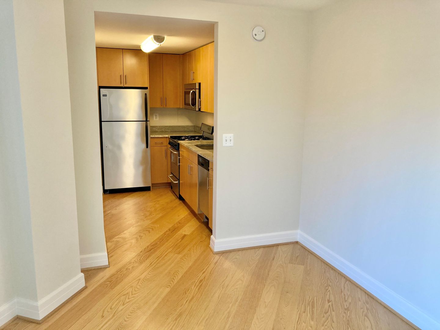 Washington Apartment: 1255 New Hampshire Avenue
