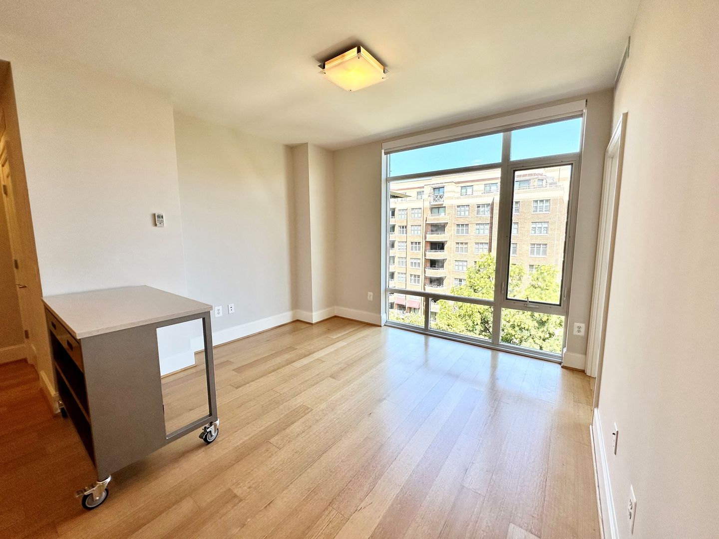 Washington Apartment: 1355 17th Street, NW