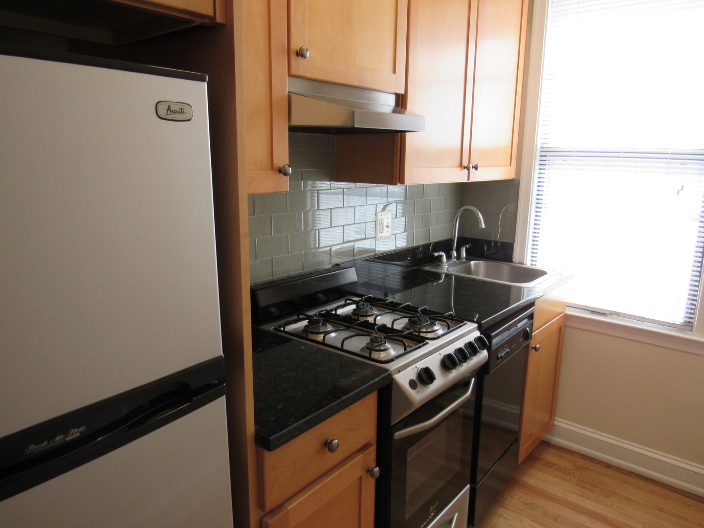 Washington Apartment: 1825-1833 New Hampshire Avenue, NW