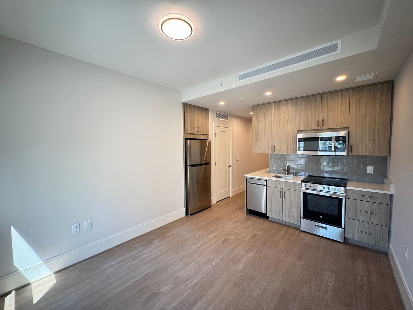 Washington Apartment: 3220 Prospect Street, NW