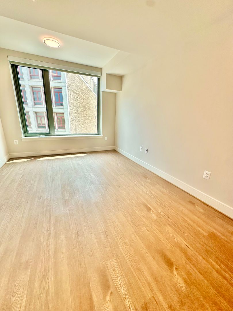 WASHINGTON Apartment: 1650 O STREET, NW