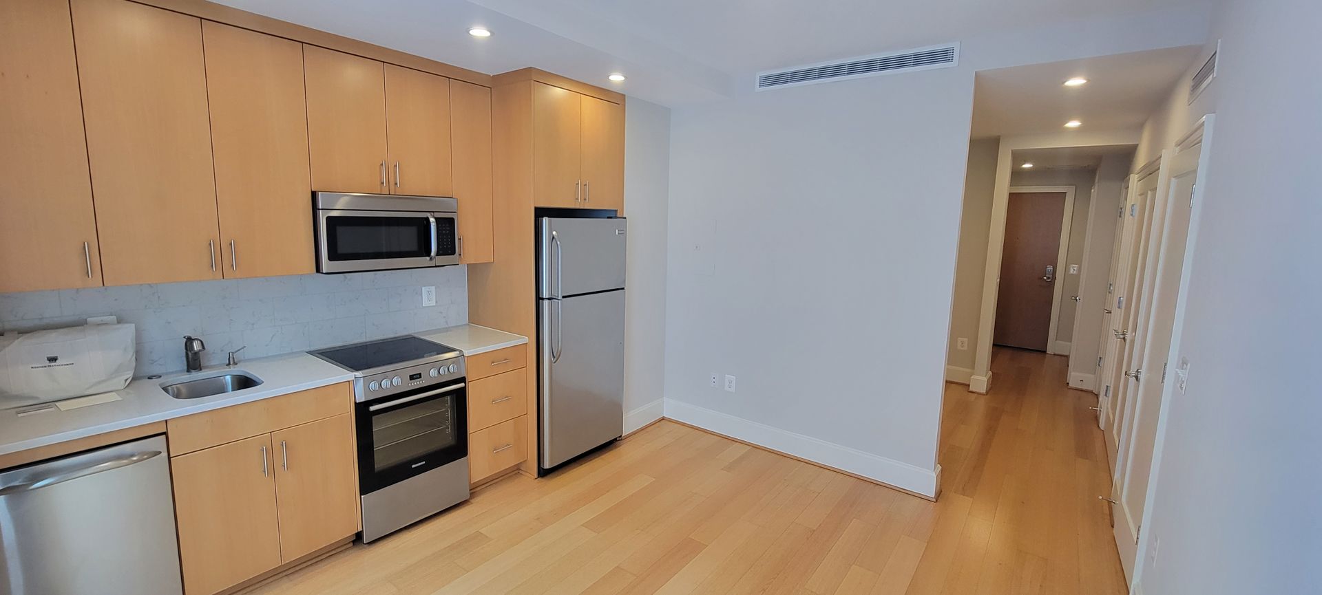 Washington Apartment: 1355 17th Street, NW