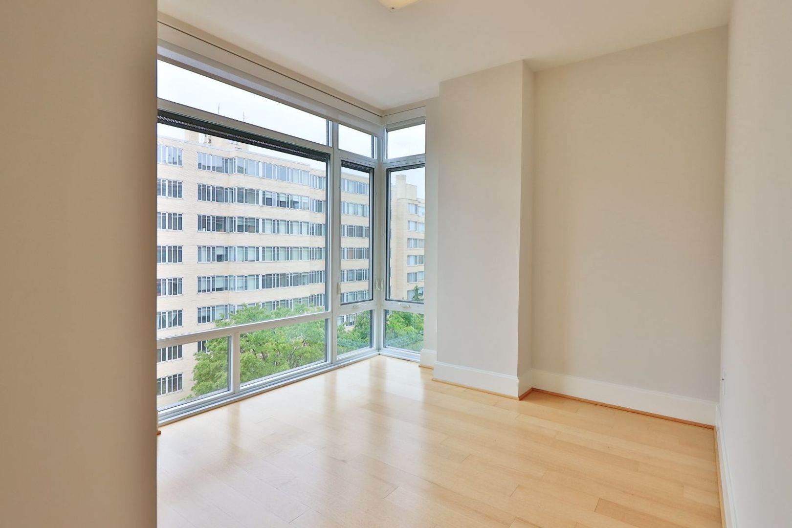 Washington Apartment: 1355 17th Street, NW