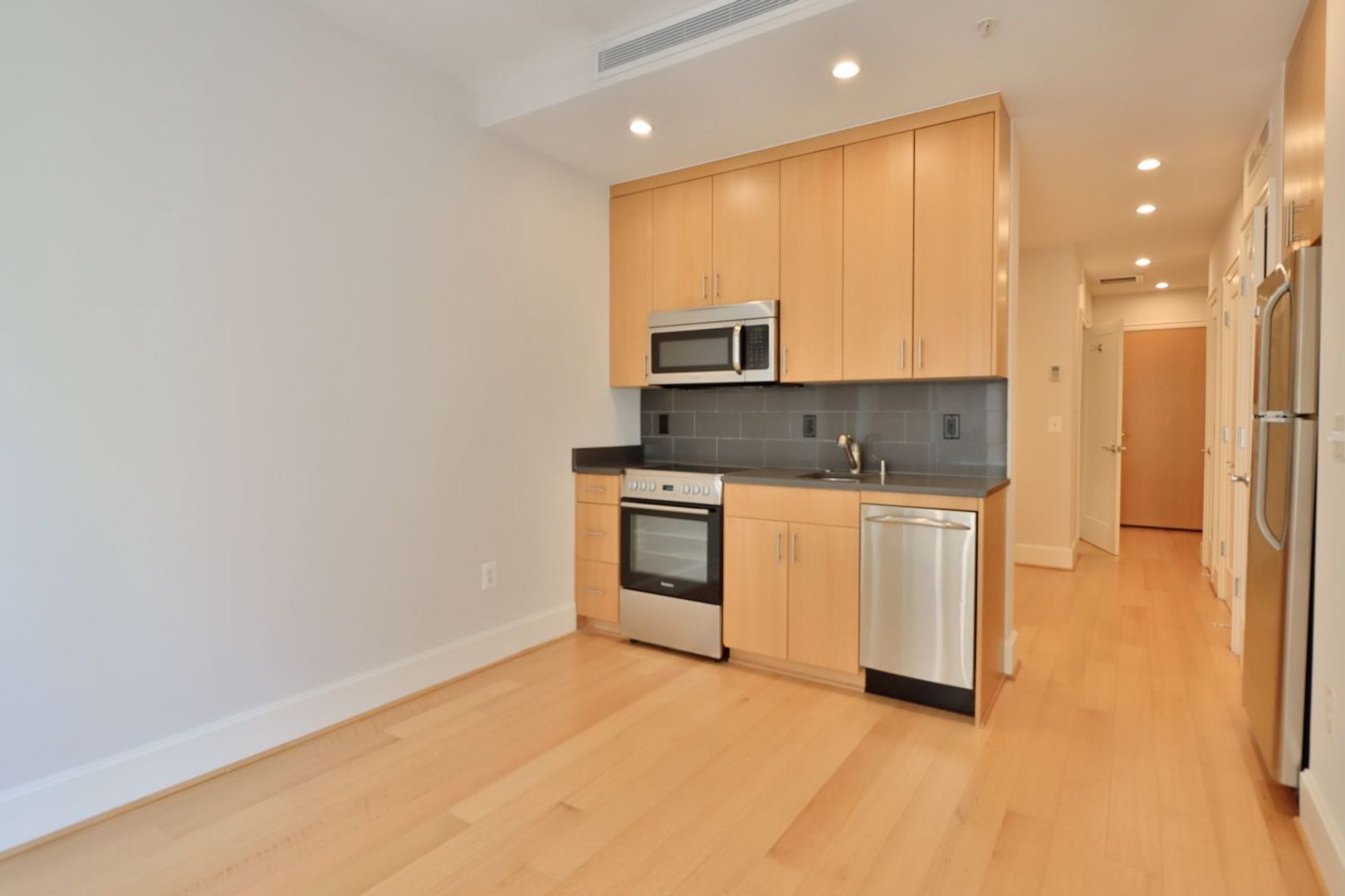 Washington Apartment: 1355 17th Street, NW