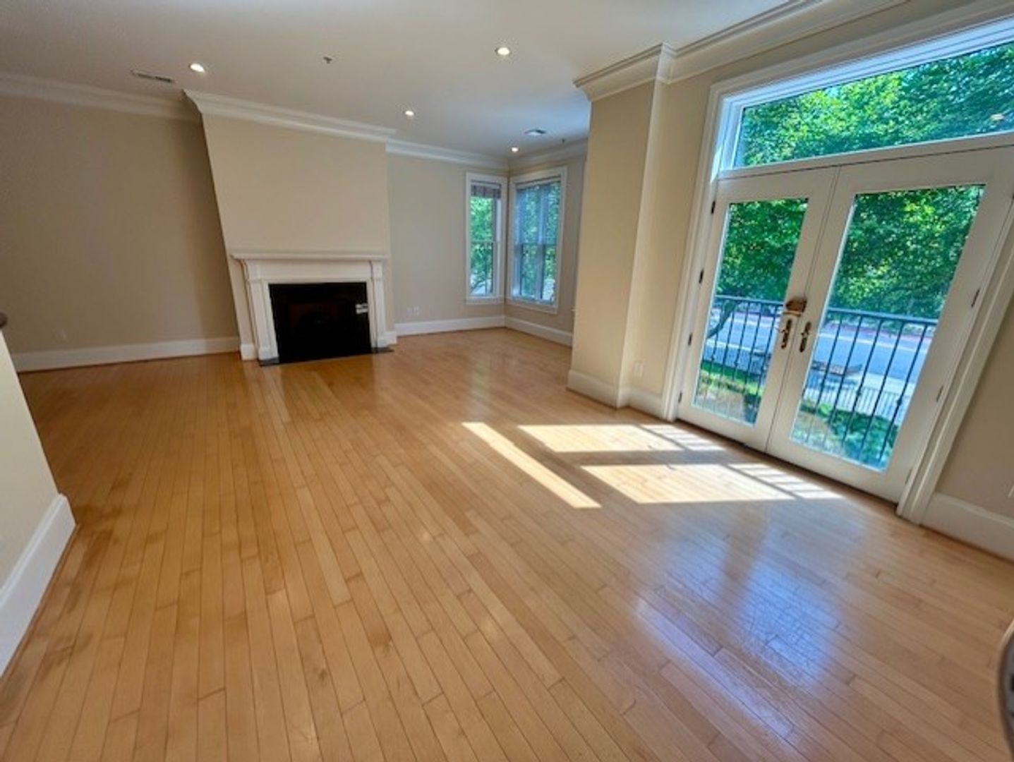 Washington Apartment: 1640 16th Street, NW
