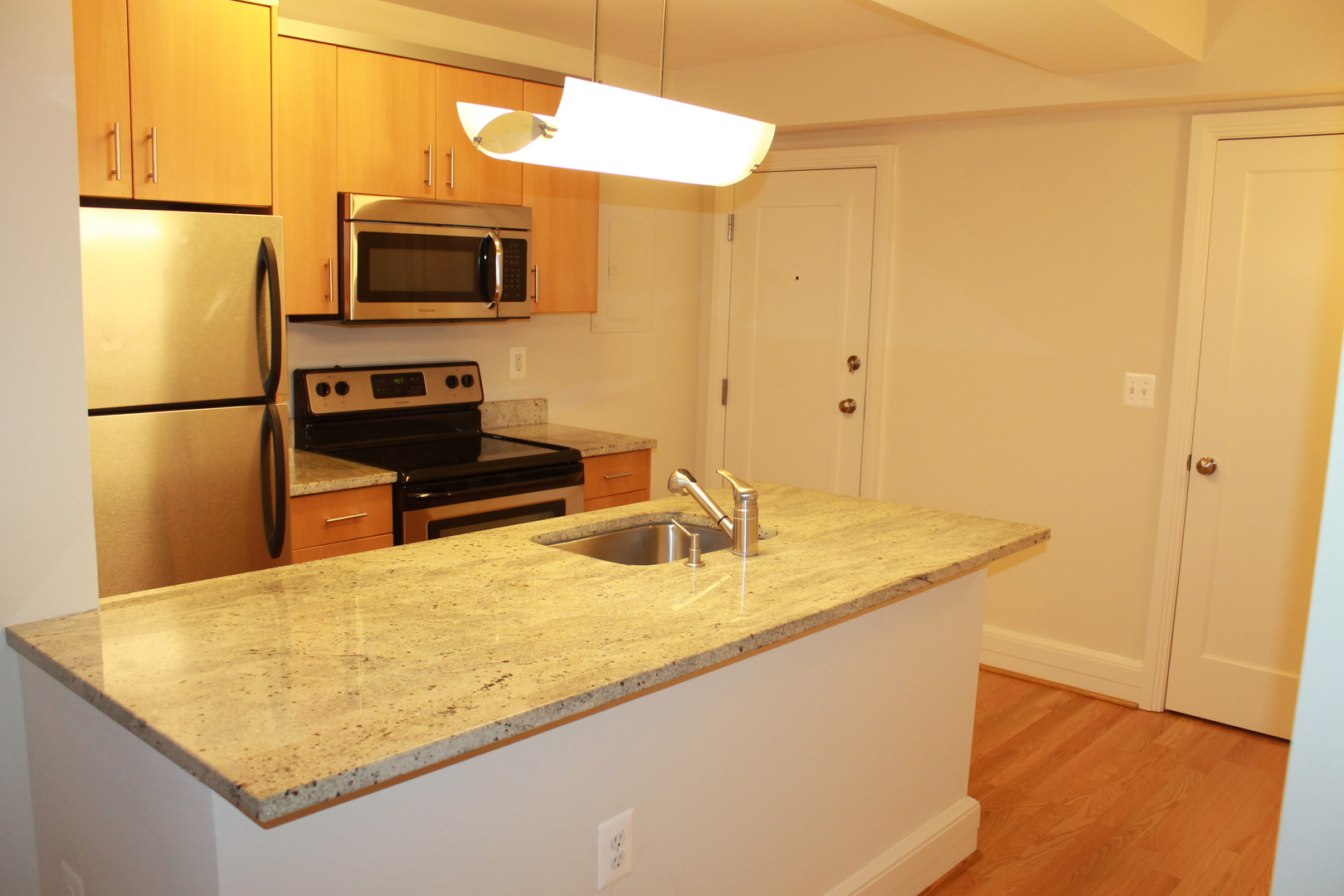 Washington Apartment: 2000 Connecticut Avenue, NW